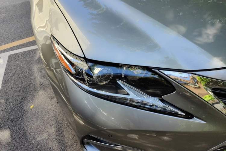 Used Lexus ES 2017 200 30th Anniversary Edition Right Front Headlight