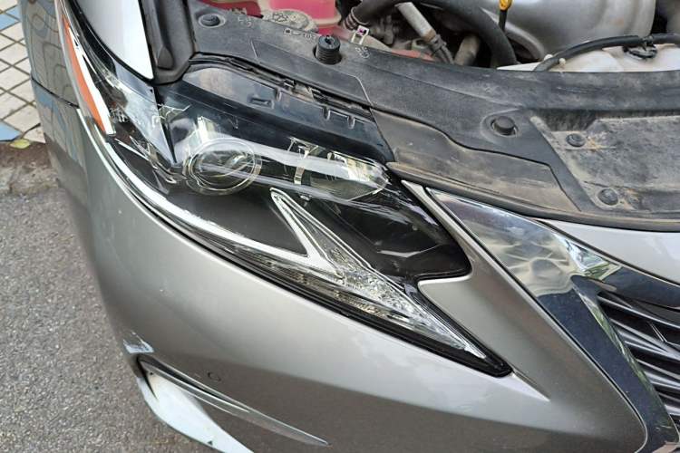Used Lexus ES 2017 300h Mark Levinson Comfort Edition Right Front Headlight