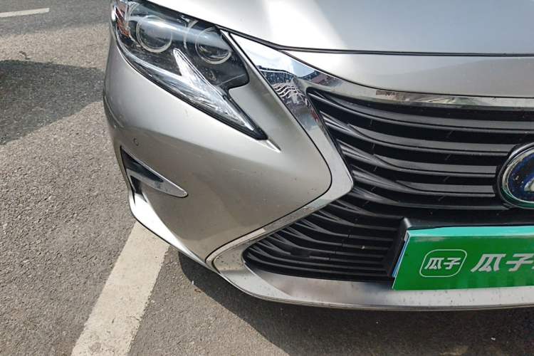 Used Lexus ES 2017 300h Mark Levinson Luxury Edition Right Front Headlight