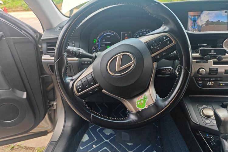 Used Lexus ES 2017 300h Mark Levinson Comfort Edition Steering Wheel