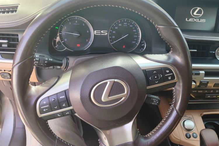 Used Lexus ES 2017 200 30th Anniversary Edition Steering Wheel