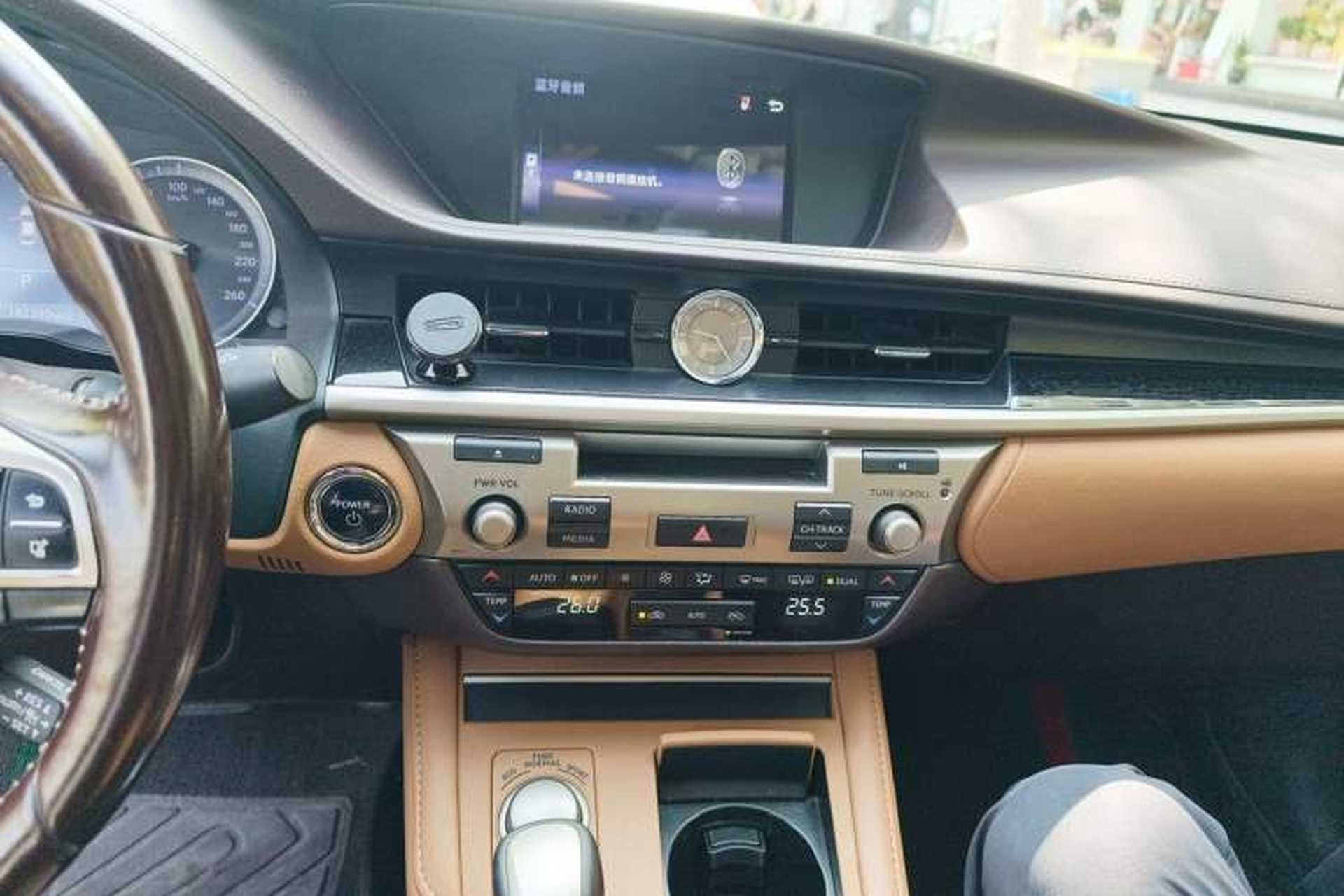 Used Lexus ES 2017 300h Mark Levinson Comfort Edition Audio And AC Panel