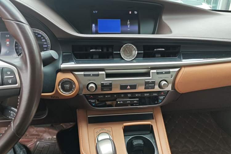 Used Lexus ES 2017 200 30th Anniversary Edition Audio And AC Panel