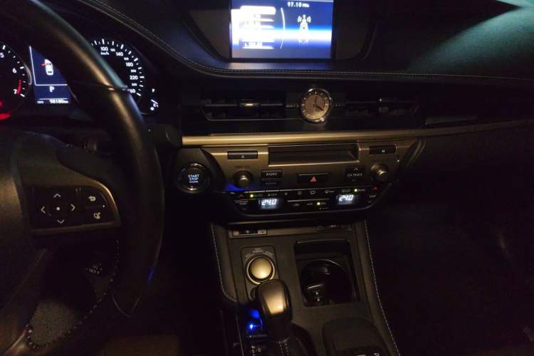 Used Lexus ES 2017 200 30th Anniversary Edition Audio And AC Panel