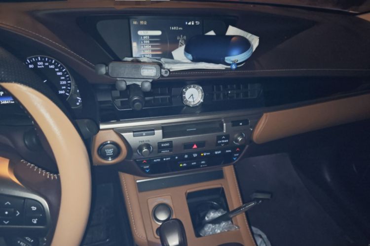 Used Lexus ES 2017 200 30th Anniversary Edition Audio And AC Panel