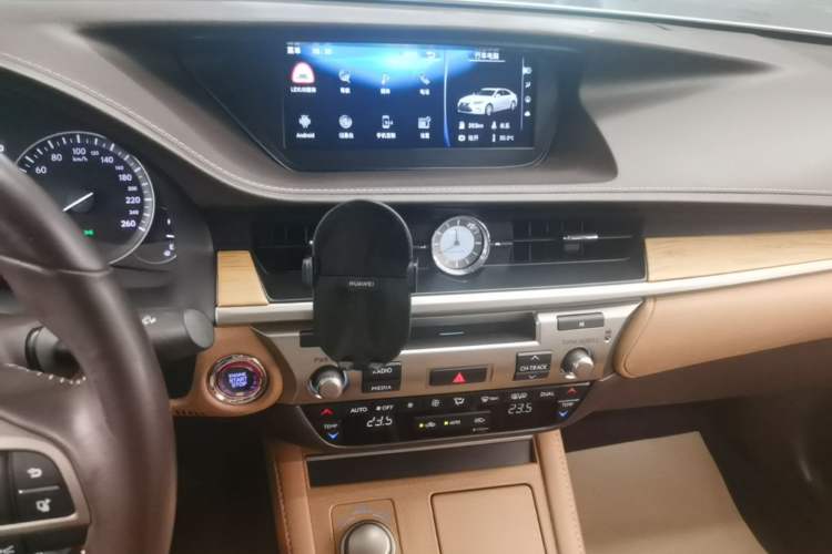 Used Lexus ES 2017 300h Mark Levinson Comfort Edition Audio And AC Panel