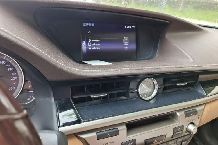 Used Lexus ES 2017 300h Mark Levinson Comfort Edition Audio And AC Panel