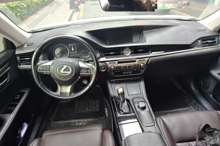 Used Lexus ES 2017 200 30th Anniversary Edition Center Console