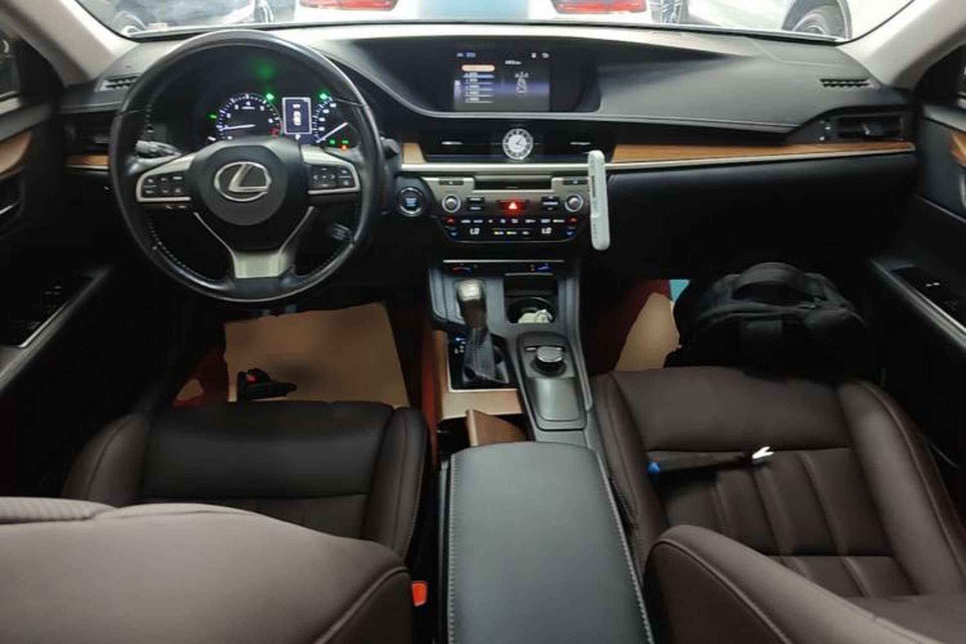 Used Lexus ES 2017 200 30th Anniversary Edition Center Console