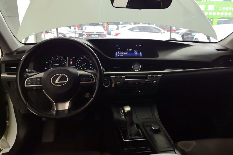 Used Lexus ES 2017 200 30th Anniversary Edition Center Console