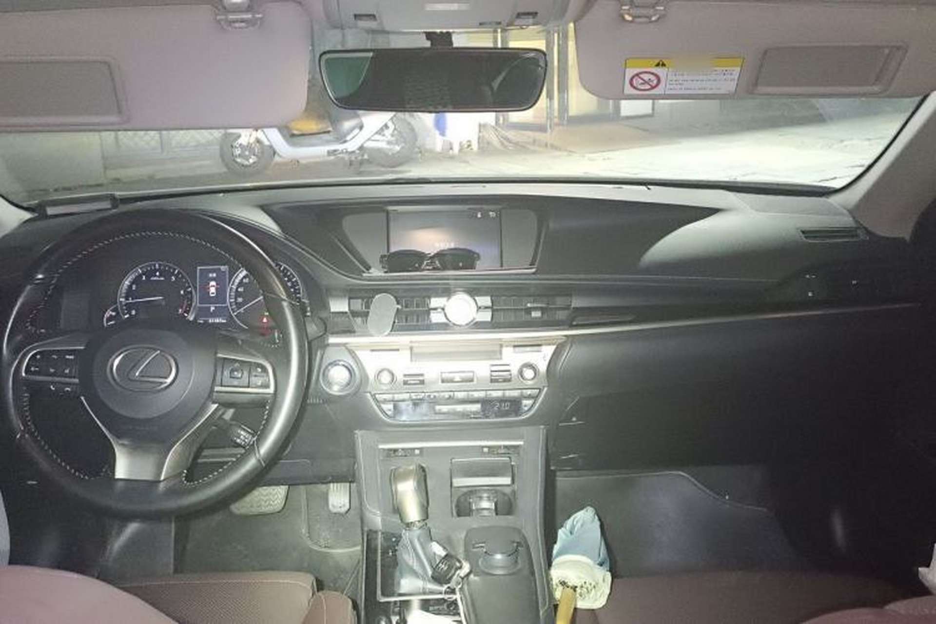 Used Lexus ES 2017 200 30th Anniversary Edition Center Console