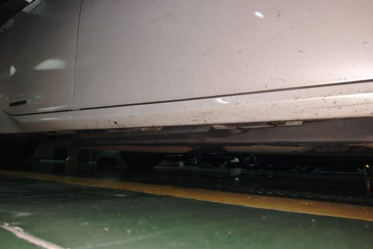 Used Lexus ES 2017 300h Mark Levinson Luxury Edition Chassis Front Right