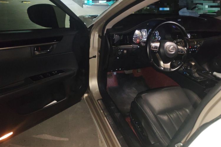Used Lexus ES 2017 200 30th Anniversary Edition Driver Seat