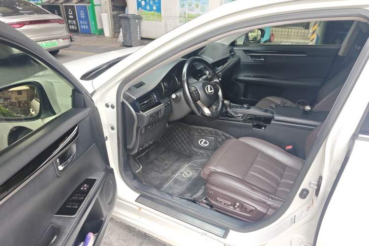 Used Lexus ES 2017 200 30th Anniversary Edition Driver Seat