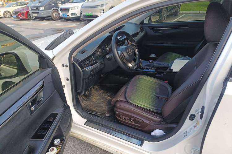 Used Lexus ES 2017 200 30th Anniversary Edition Driver Seat