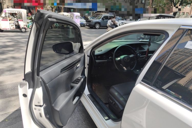 Used Lexus ES 2017 200 30th Anniversary Edition Driver Seat