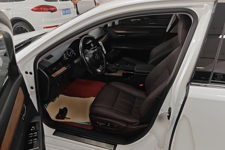 Used Lexus ES 2017 200 30th Anniversary Edition Driver Seat