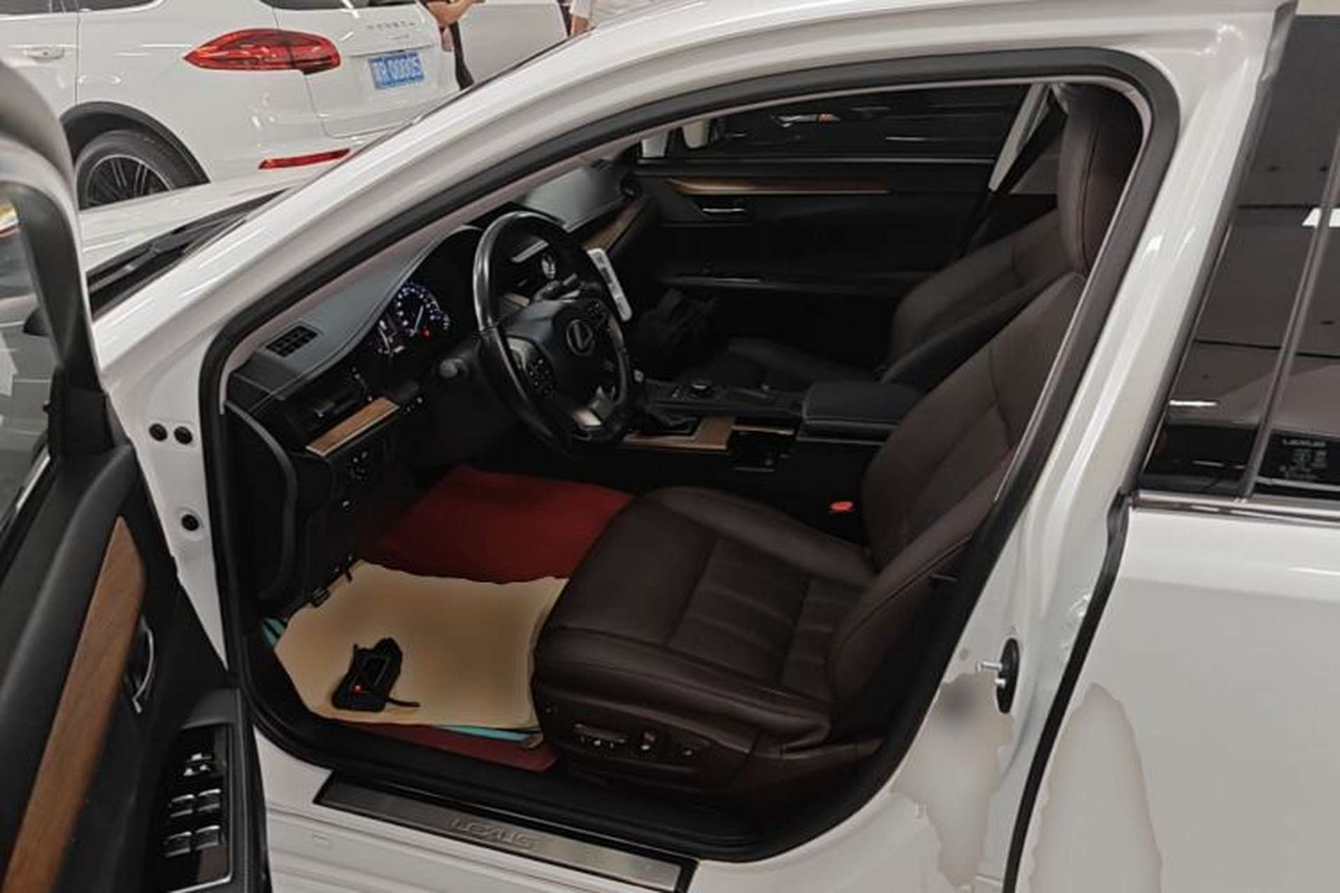 Used Lexus ES 2017 200 30th Anniversary Edition Driver Seat