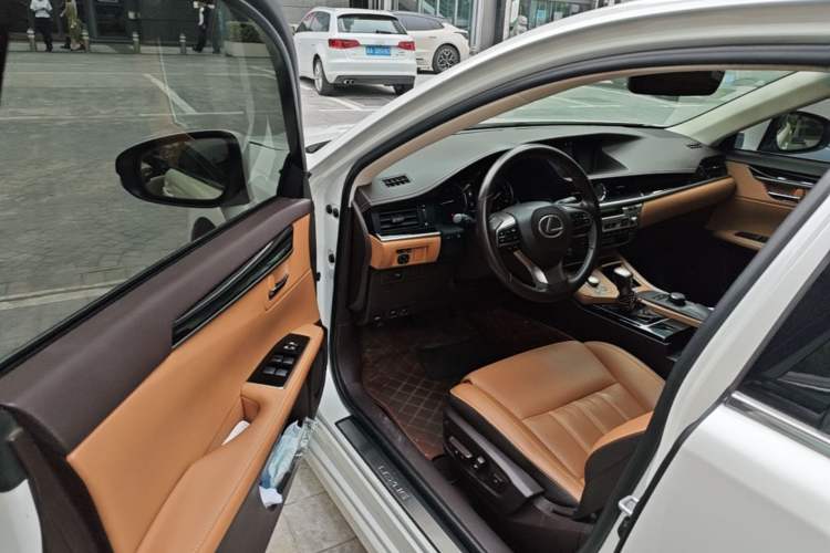 Used Lexus ES 2017 200 30th Anniversary Edition Driver Seat