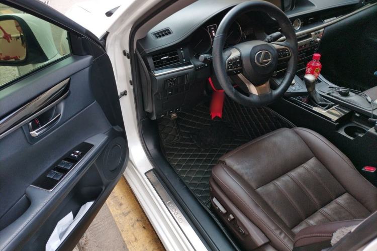 Used Lexus ES 2017 200 30th Anniversary Edition Driver Seat