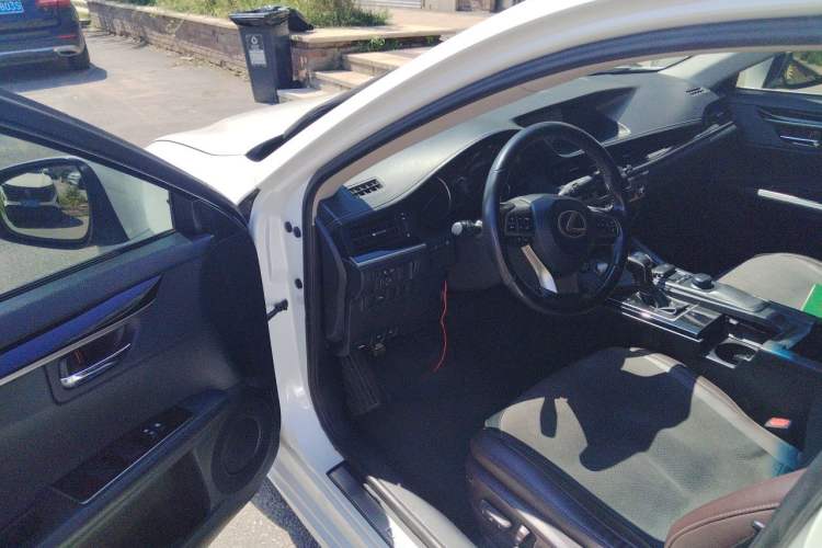 Used Lexus ES 2017 200 30th Anniversary Edition Driver Seat
