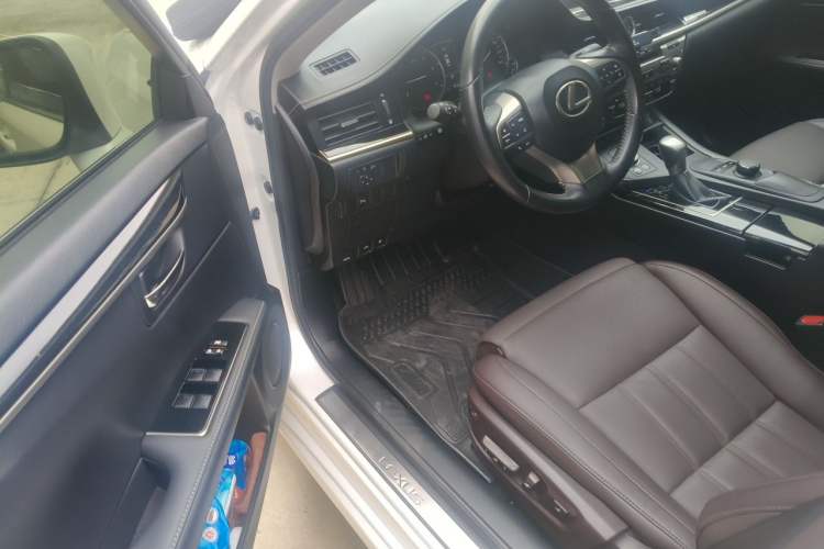 Used Lexus ES 2017 200 30th Anniversary Edition Driver Seat