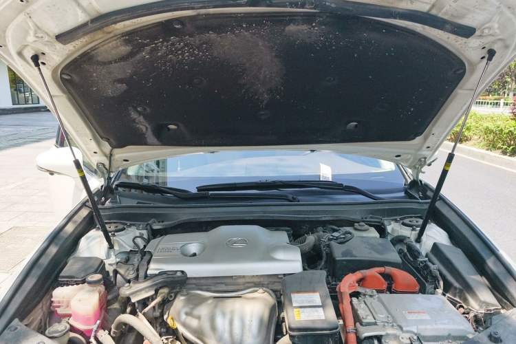 Used Lexus ES 2017 300h Mark Levinson Comfort Edition Engine Bay
