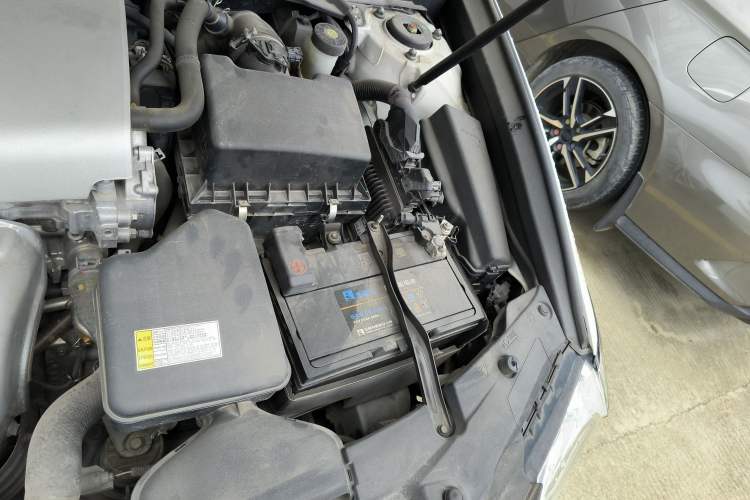 Used Lexus ES 2017 200 30th Anniversary Edition Engine Bay Left