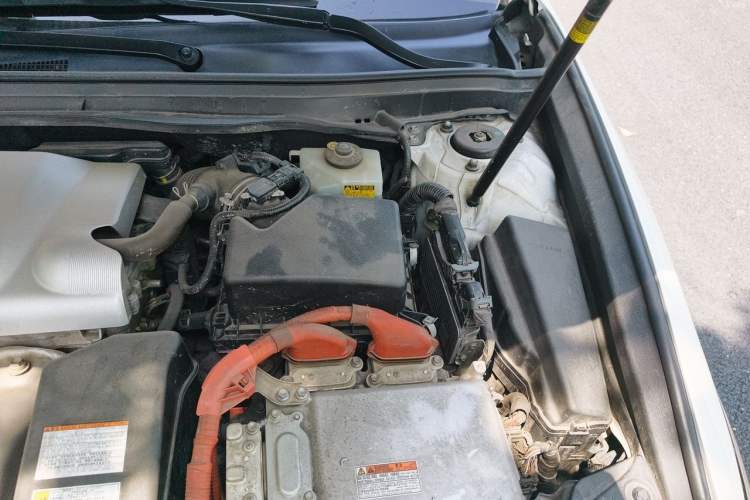 Used Lexus ES 2017 300h Mark Levinson Comfort Edition Engine Bay Left