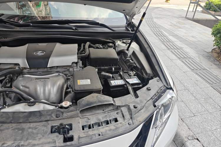 Used Lexus ES 2017 200 30th Anniversary Edition Engine Bay Left