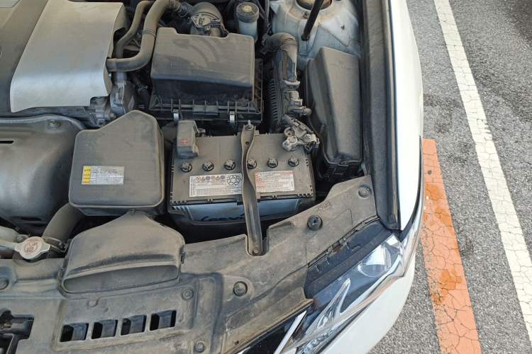 Used Lexus ES 2017 200 30th Anniversary Edition Engine Bay Left