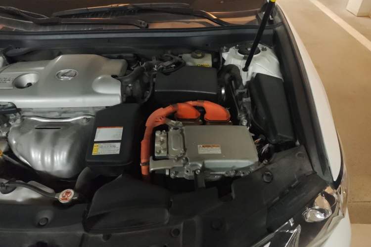 Used Lexus ES 2017 300h Mark Levinson Comfort Edition Engine Bay Left