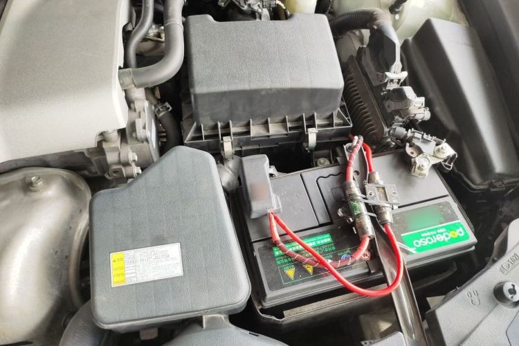 Used Lexus ES 2017 200 30th Anniversary Edition Engine Bay Left