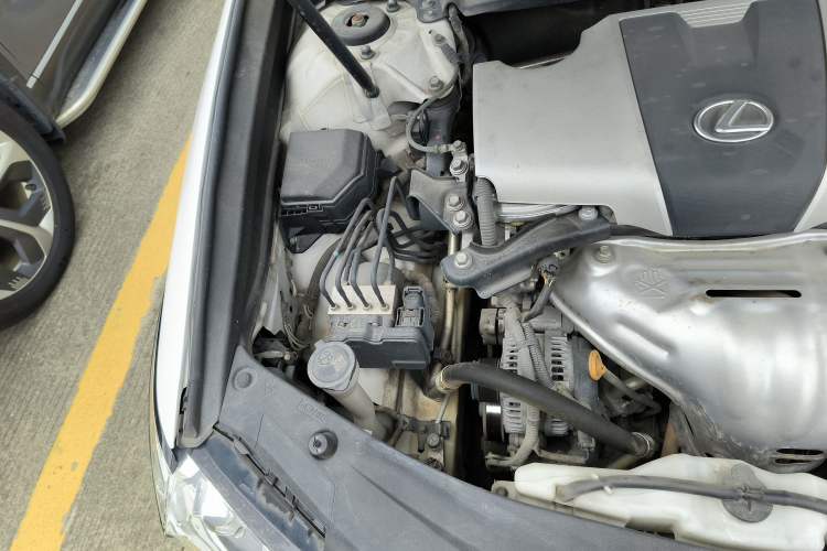 Used Lexus ES 2017 200 30th Anniversary Edition Engine Bay Right