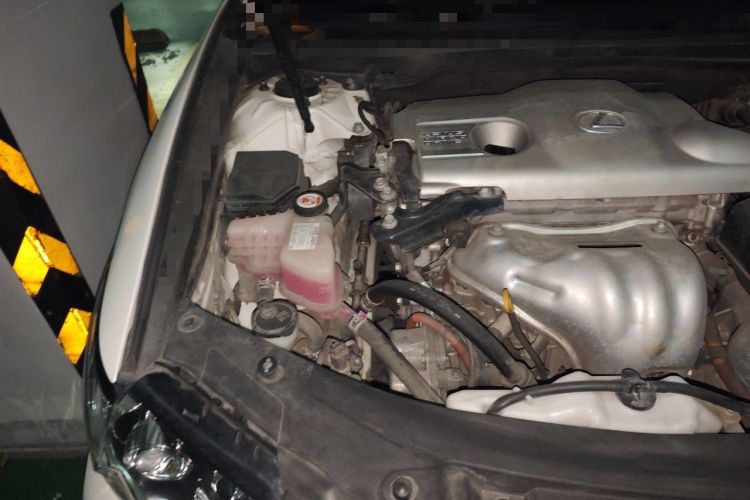 Used Lexus ES 2017 300h Mark Levinson Luxury Edition Engine Bay Right