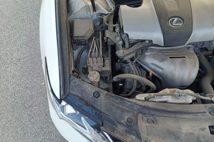 Used Lexus ES 2017 200 30th Anniversary Edition Engine Bay Right