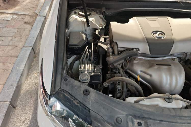 Used Lexus ES 2017 200 30th Anniversary Edition Engine Bay Right