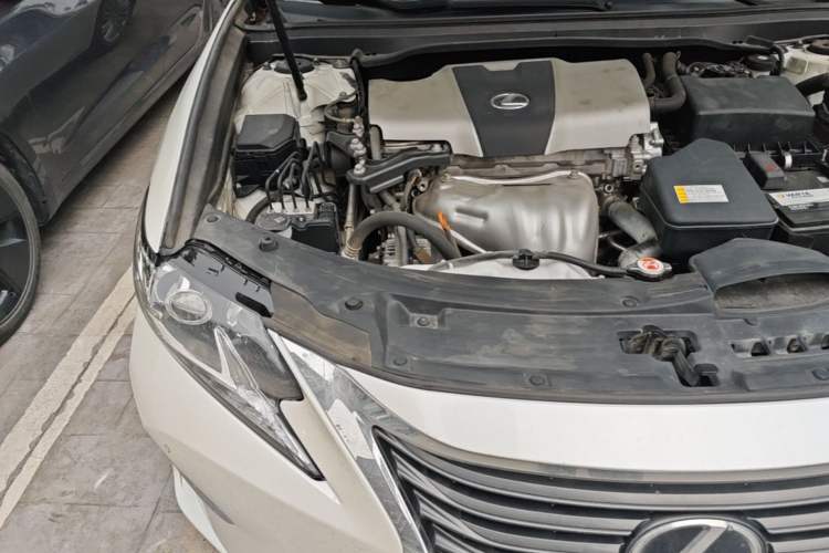 Used Lexus ES 2017 200 30th Anniversary Edition Engine Bay Right