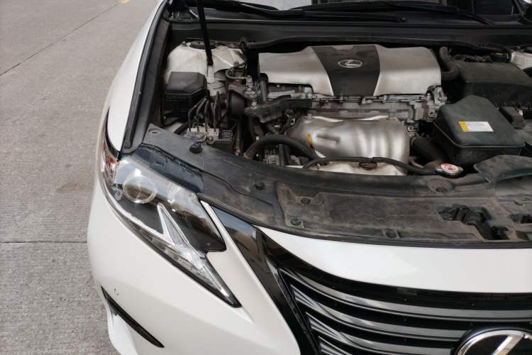 Used Lexus ES 2017 200 30th Anniversary Edition Engine Bay Right
