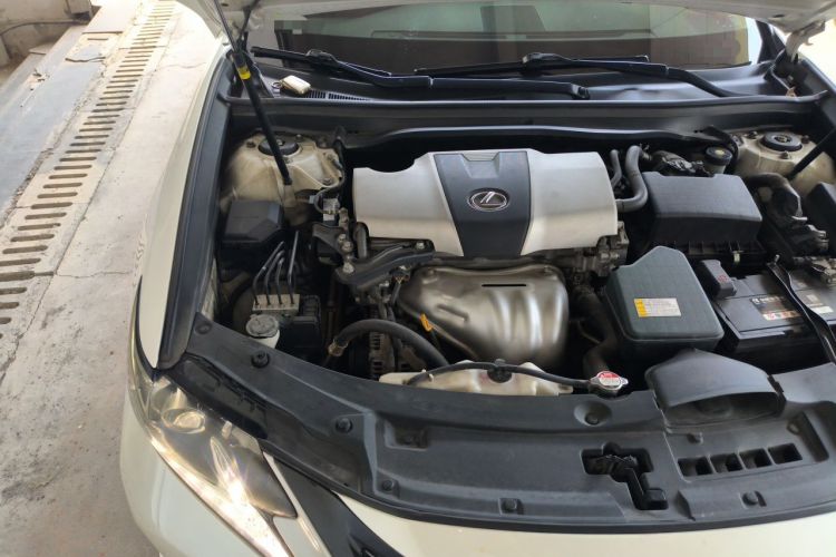 Used Lexus ES 2017 200 30th Anniversary Edition Engine Bay Right