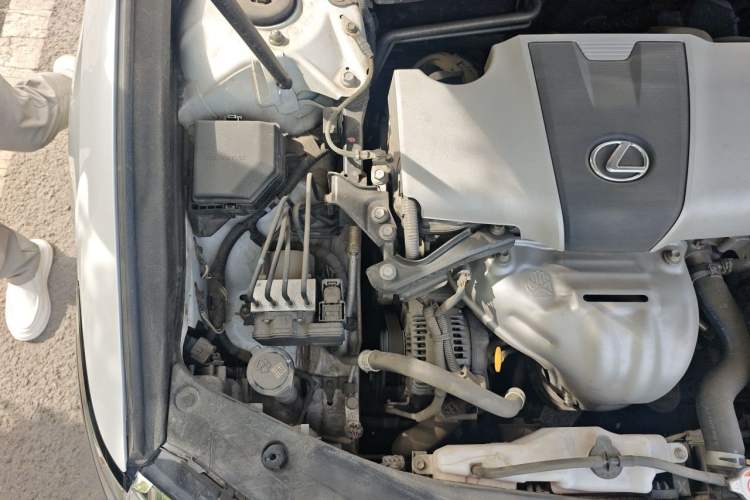 Used Lexus ES 2017 200 30th Anniversary Edition Engine Bay Right