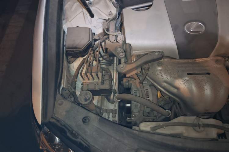 Used Lexus ES 2017 200 30th Anniversary Edition Engine Bay Right
