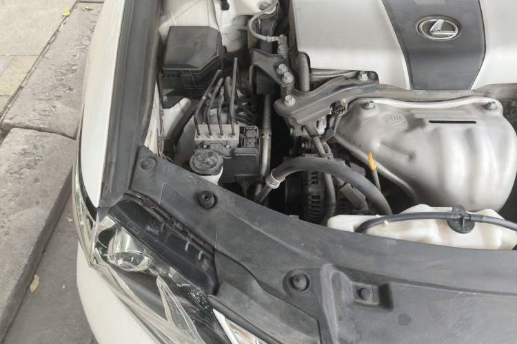 Used Lexus ES 2017 200 30th Anniversary Edition Engine Bay Right