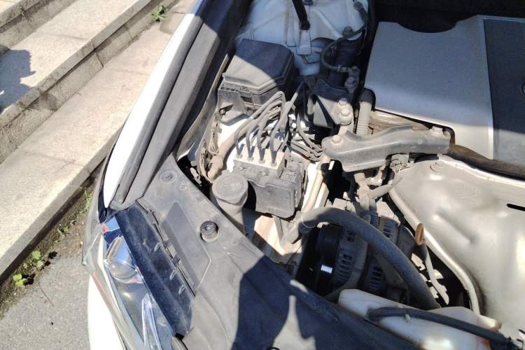 Used Lexus ES 2017 200 30th Anniversary Edition Engine Bay Right