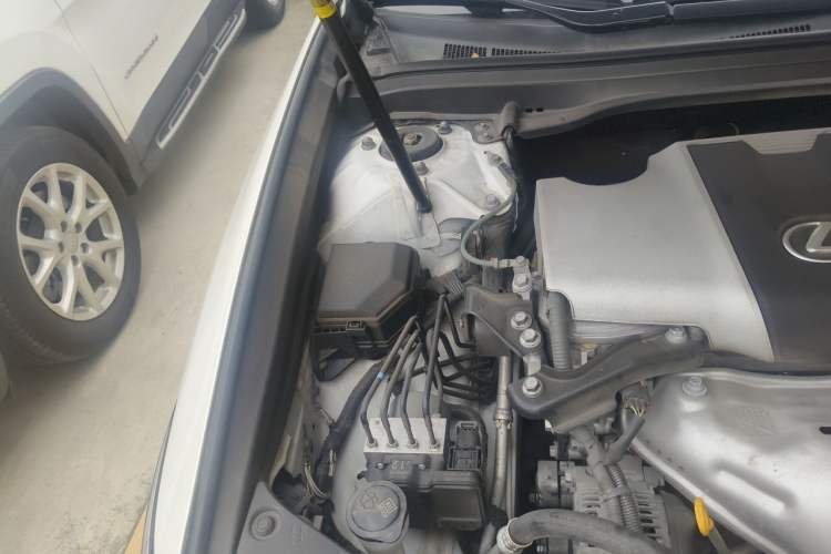 Used Lexus ES 2017 200 30th Anniversary Edition Engine Bay Right