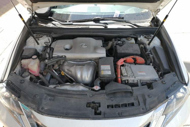 Used Lexus ES 2017 300h Mark Levinson Comfort Edition Engine Bay