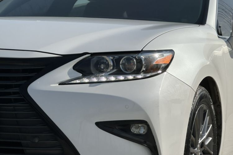 Used Lexus ES 2017 200 30th Anniversary Edition Exterior 10