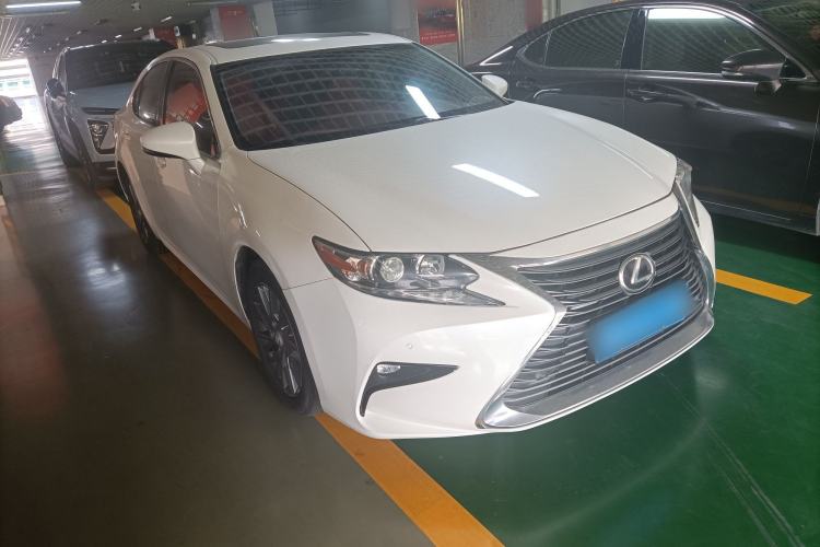 Used Lexus ES 2017 200 30th Anniversary Edition Exterior 2