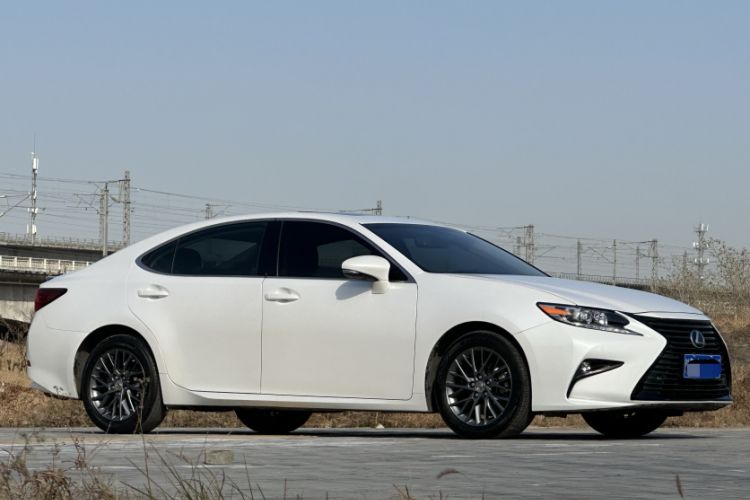 Used Lexus ES 2017 200 30th Anniversary Edition Exterior 2