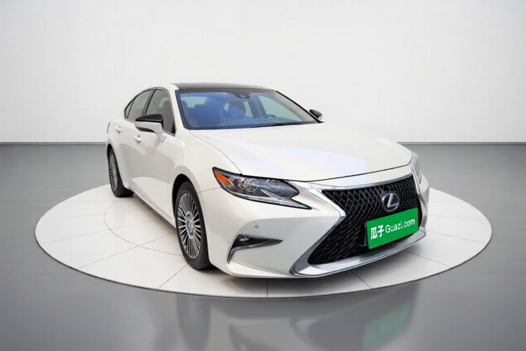 Used Lexus ES 2017 300h Mark Levinson Comfort Edition Exterior 2
